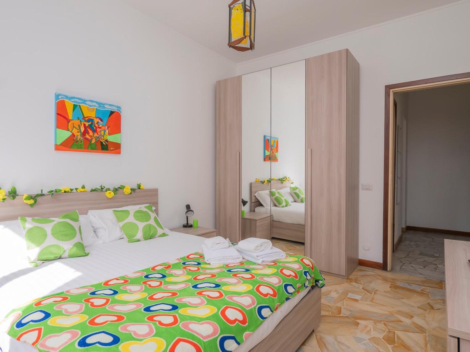 Apartment Xenia - Spacious Two-room In The Flower District *