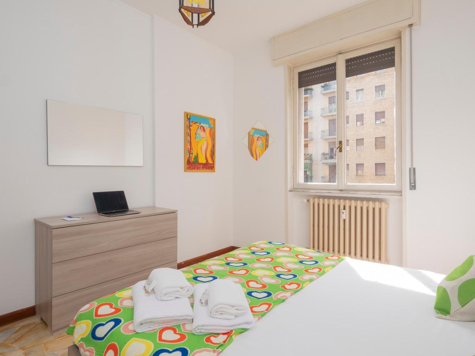 Xenia - Spacious Two-room In The Flower District *