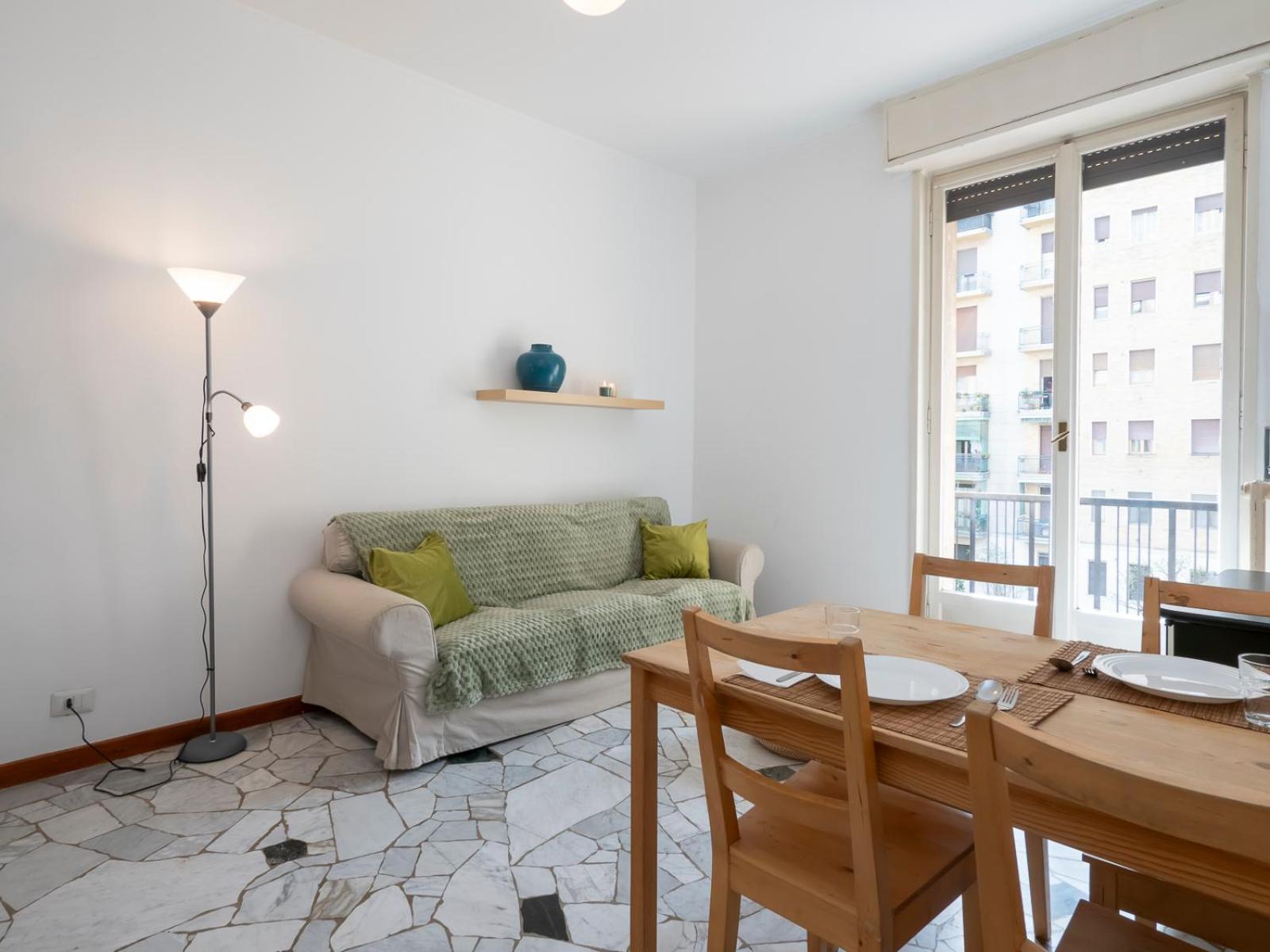 Xenia - Spacious Two-room In The Flower District Apartment *